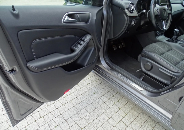 Mercedes-Benz Klasa B cena 50900 przebieg: 76000, rok produkcji 2014 z Piaski małe 596
